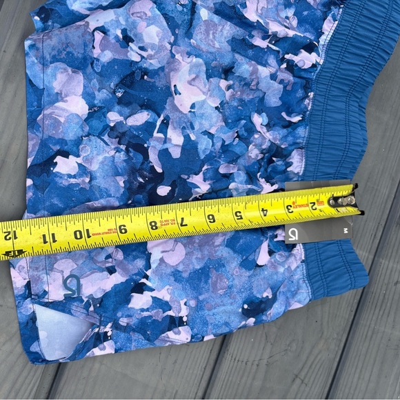 NWT - Gap Fit Running Shorts - Blue Watercolor Print - size medium - Picture 9 of 10
